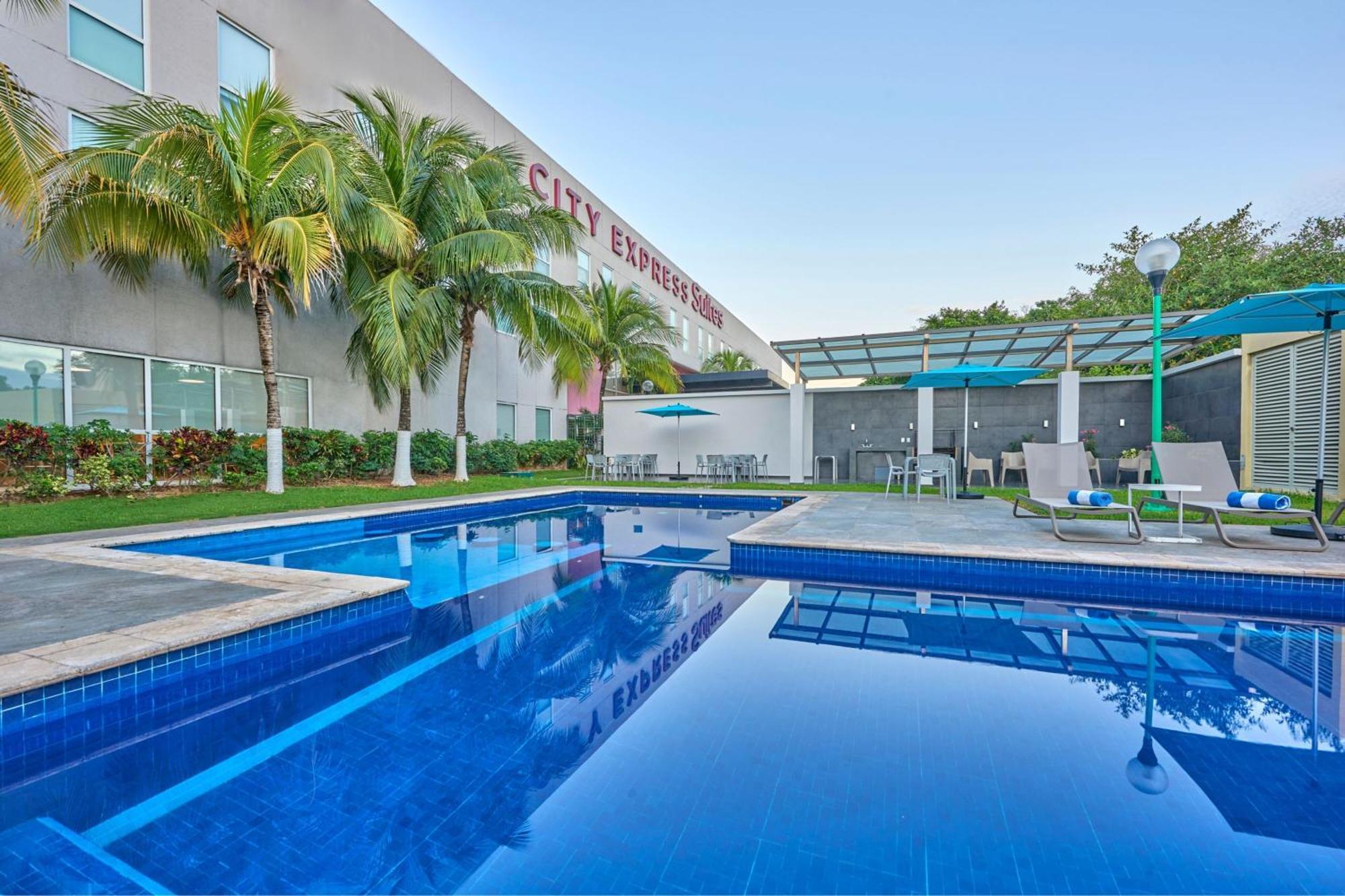 City Express Suites By Marriott Playa Del Carmen Exteriör bild