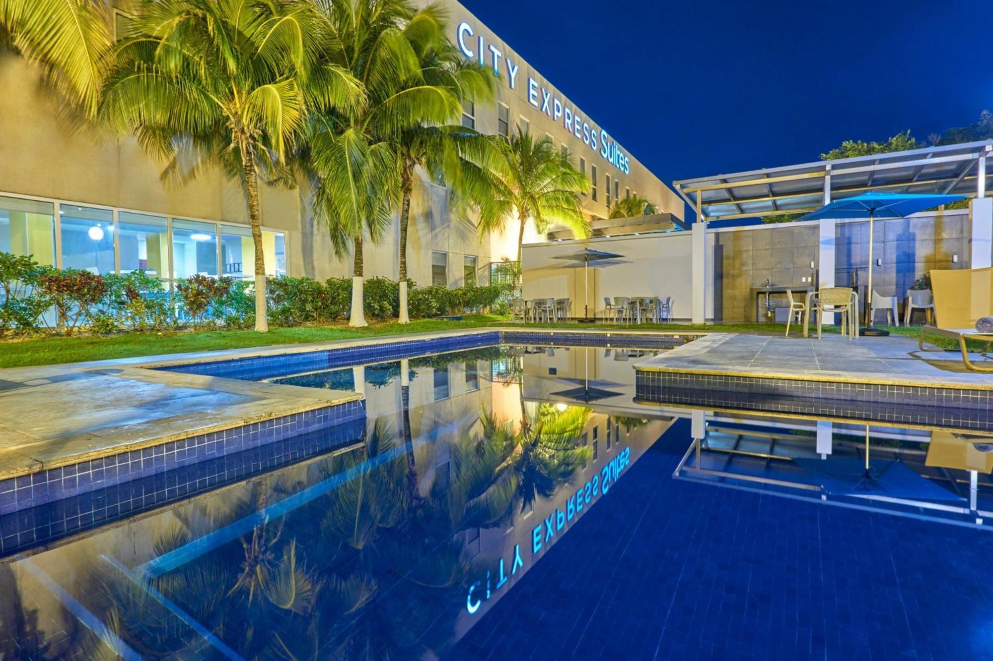 City Express Suites By Marriott Playa Del Carmen Exteriör bild