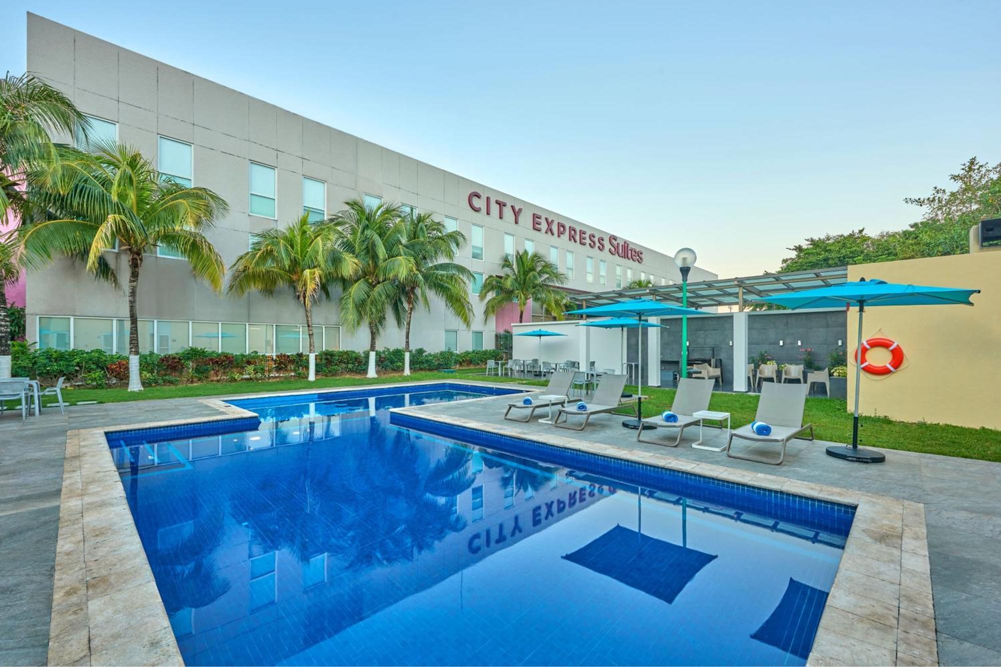 City Express Suites By Marriott Playa Del Carmen Exteriör bild