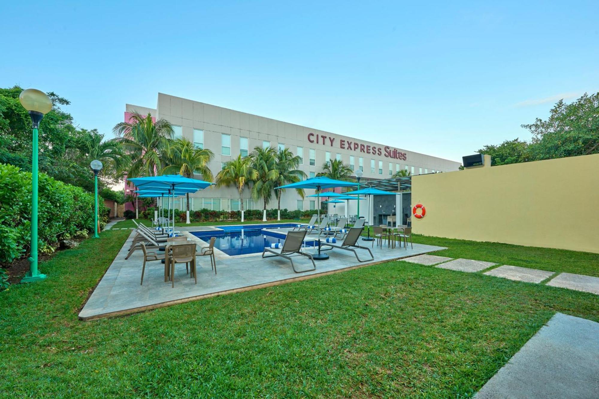 City Express Suites By Marriott Playa Del Carmen Exteriör bild