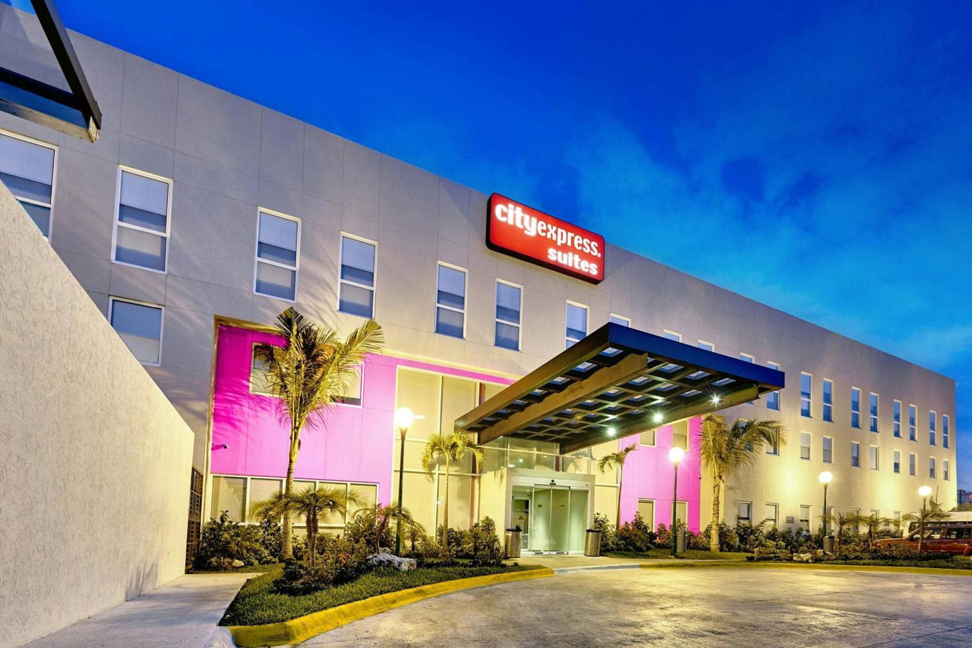 City Express Suites By Marriott Playa Del Carmen Exteriör bild